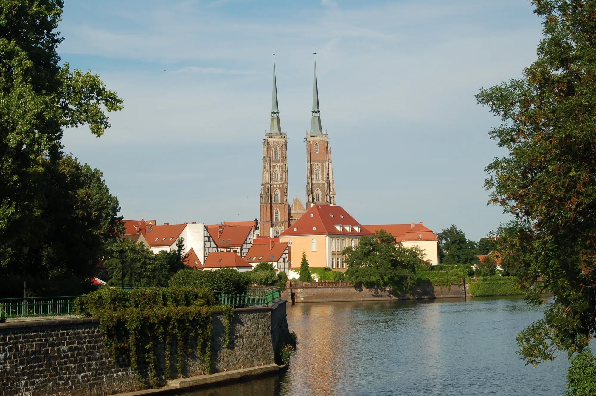 Ostrów Tumski i katedra nad Odrą we Wrocławiu